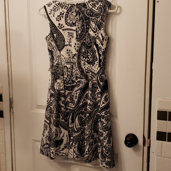 Ladies dress - Picture 3 of 7